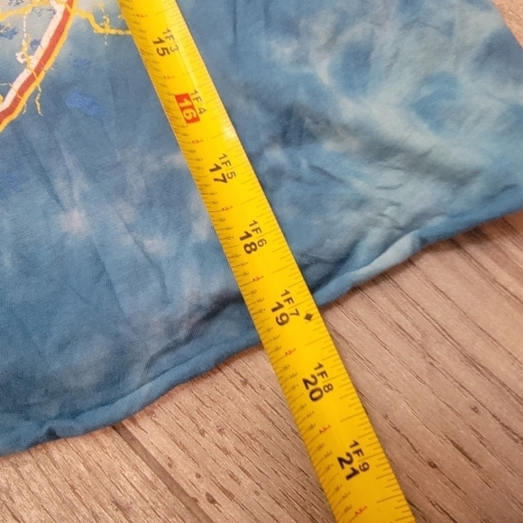 2/$20 Def Leppard Cropped T Shirt M - Picture 8 of 8